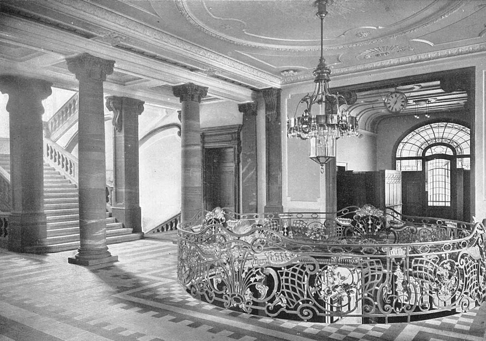 Wandelhalle im Jügelhaus, dem späteren Hauptgebäude der Frankfurter Universität